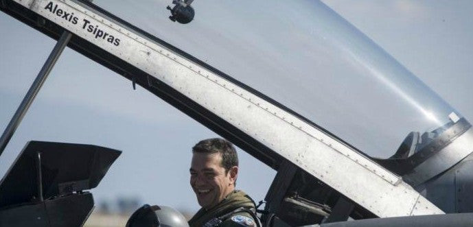 Βλαχοπούλου και…Top Gun σε σατυρικό βίντεο της ΚΝΕ για την πτήση του Τσίπρα με το F-16  (βίντεο)